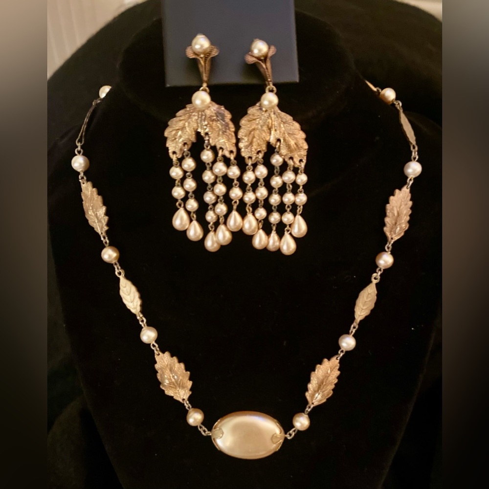 Antique/Vintage Gold Leaf and Pearl Necklace Set